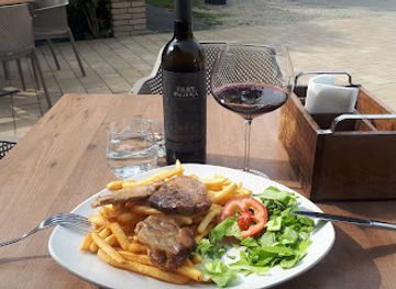 hungary/szigetkoz/restaurant/telegrill