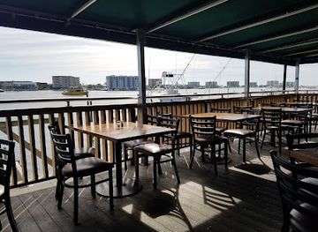 florida/destin/restaurant/harbor-docks