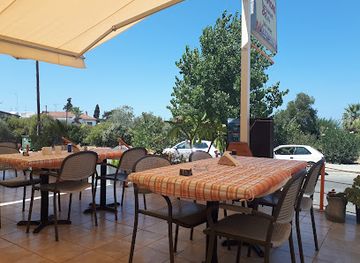 cyprus/latchi-beach/restaurant/myrafiori