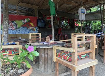 dominica/emerald-pool/restaurant/red-rock-cuisine