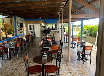 puerto-rico/vieques/restaurant/el-resuelve-de-carmen