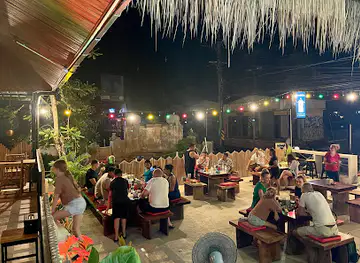 Koh Pin Toh Koh Chang - Tropical Thai Restaurant, Euro Comfort Foods & CoWorking Space