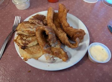 wisconsin/western-uplands/restaurant/pribnow-s-maple-inn