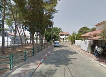 israel/hadera/restaurant/ha-tzolent-shel-abrami
