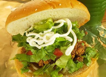 jamaica/savanna-la-mar/restaurant/val-an-dre-restaurant-jerk