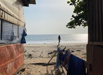 sierra-leone/turtle-islands/restaurant/med-hannah-aberdeen-beach-restaurant