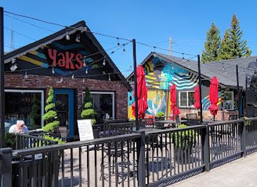 california/shasta-cascade/restaurant/yaks-shack