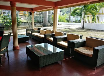 saint-vincent-and-the-grenadines/barrouallie/restaurant/palmyra-restaurant-bar