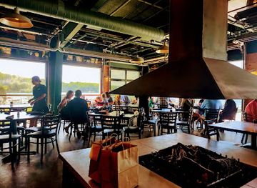 michigan/petoskey/restaurant/barrel-back-restaurant