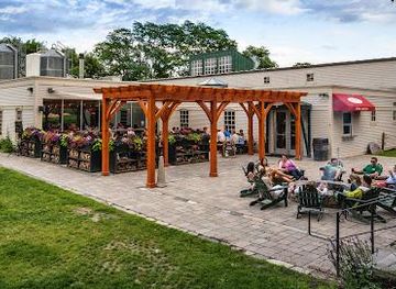 new-hampshire/dartmouth-lake-sunapee/restaurant/harpoon-brewery-taproom-and-beer-garden