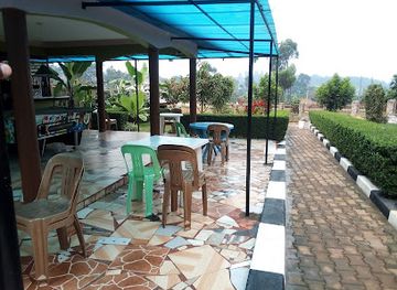 uganda/masaka/restaurant/da-peers-park