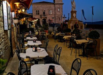 san-marino/monte-titano/restaurant/in-or-out-food-bar-pizzeria-piadineria-hamburgeria-ristorante