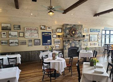 new-hampshire/lake-winnipesaukee/restaurant/the-breeze