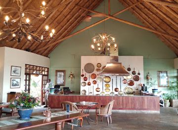 zimbabwe/mana-pools-national-park/restaurant/the-cassia-restaurant