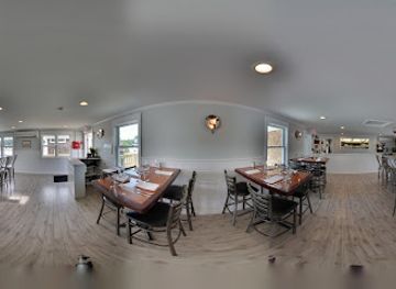 rhode-island/narragansett/restaurant/two-ten-oyster-bar-grill