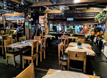 colombia/medellin/envigado/restaurant/lucio-carbon-y-vino