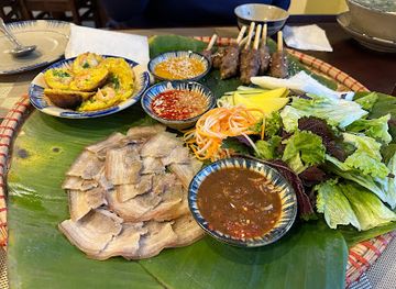 vietnam/ha-long-bay/restaurant/mang-quan-restaurant