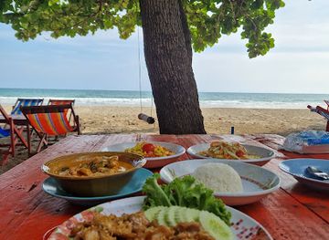 thailand/rayong/mae-ram-phueng-beach/restaurant/thanom-kitchen