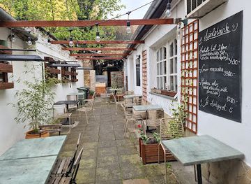 hungary/mecsek/restaurant/balkan-bisztro