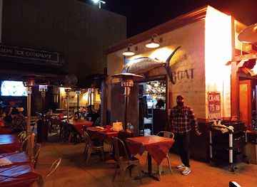 california/palm-springs/restaurant/shanghai-reds-bar-grill