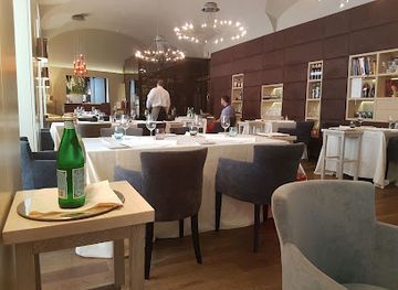 hungary/duna-ipoly-national-park/restaurant/fausto-s