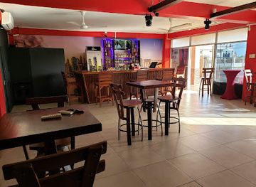 jamaica/portmore/restaurant/clique-bar