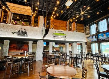 north-carolina/mountain-region/restaurant/daddy-mac-s-down-home-dive