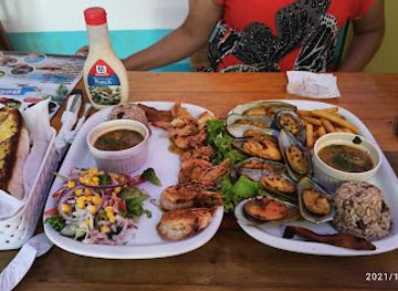 guatemala/puerto-barrios/restaurant/river-s-seafood