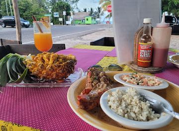 belize/dangriga/restaurant/hopkins-smokey-grill