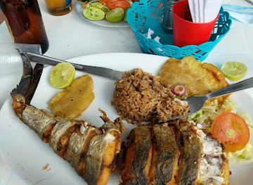 colombia/santa-marta/taganga/restaurant/restaurante-la-ballena-azul