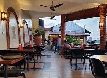 kenya/mombasa-beach/restaurant/forodhani-restaurant