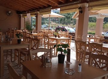 greece/corfu/dassia/restaurant/to-kastro