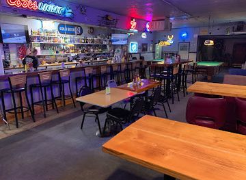 washington/the-columbia-basin/restaurant/mph-s-hi-dam-bar-grill