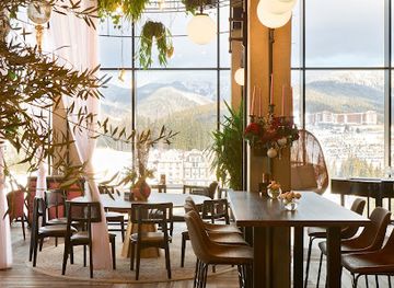 ukraine/bukovel/restaurant/living-room