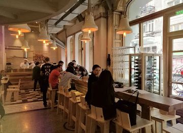 romania/bucharest/cismigiu/restaurant/paine-si-vin