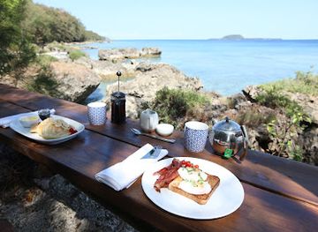 vanuatu/paama/restaurant/divi-s-bar-and-tapas-restaurant