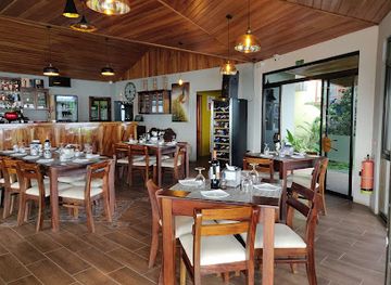 costa-rica/monteverde-cloud-forest-biological-reserve/restaurant/wine-grill-by-bon-appetit