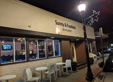 connecticut/stamford/springdale/restaurant/sunny-and-frankies
