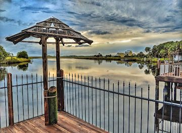 florida/suwannee-river/restaurant/salt-creek-restaurant