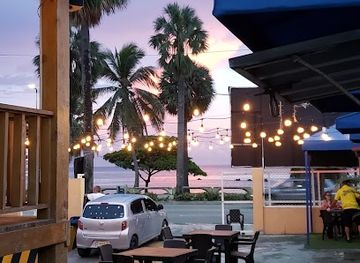 dominican-republic/santo-domingo/malecon/restaurant/food-truck-malecon