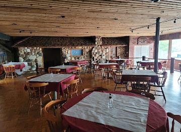 illinois/driftless-area/restaurant/port-edward-restaurant