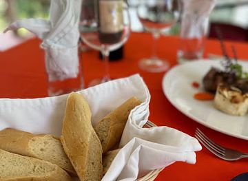 saint-kitts-and-nevis/saint-mary-cayon-parish/restaurant/poinciana-restaurant