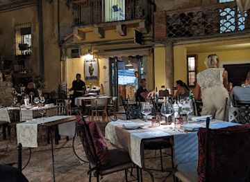 italy/taormina/restaurant/osteria-rosso-divino