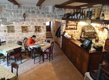 montenegro/kotor/restaurant/luna-rossa