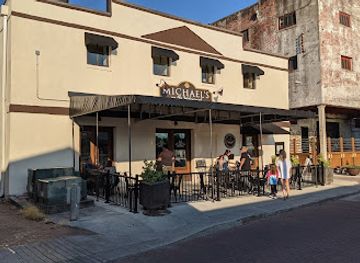 north-carolina/cape-fear-coast/restaurant/michael-s-on-the-waterfront