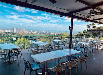 philippines/cebu/restaurant/mr-a-bar-restaurant