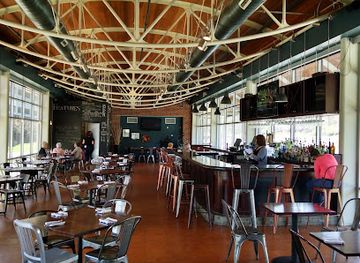 west-virginia/morgantown/restaurant/table-9