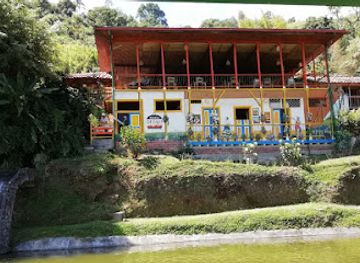 colombia/manizales/restaurant/fogon-de-palo-alojamiento-rural-restaurante