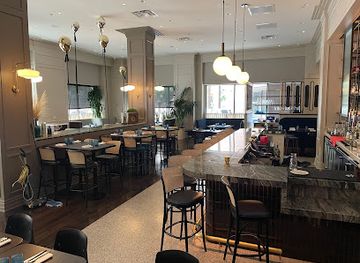 texas/dallas/downtown-dallas/restaurant/toussaint-downtown-brasserie