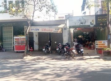 vietnam/buon-ma-thuot/restaurant/quan-com-phung